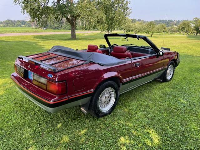 Ford-mustang-convertible-1988-3