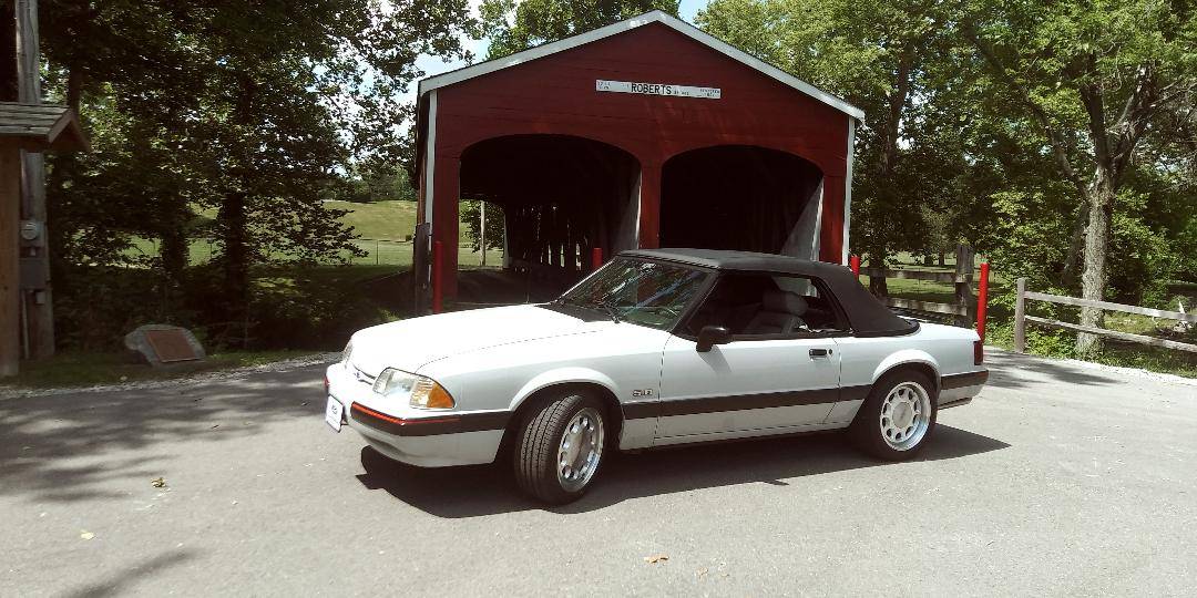 Ford-mustang-convertible-1989-grey
