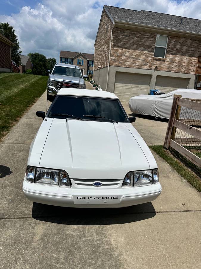 Ford-mustang-convertible-1991-white-16
