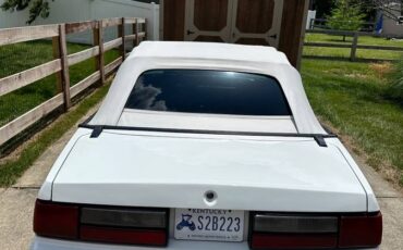 Ford-mustang-convertible-1991-white-17