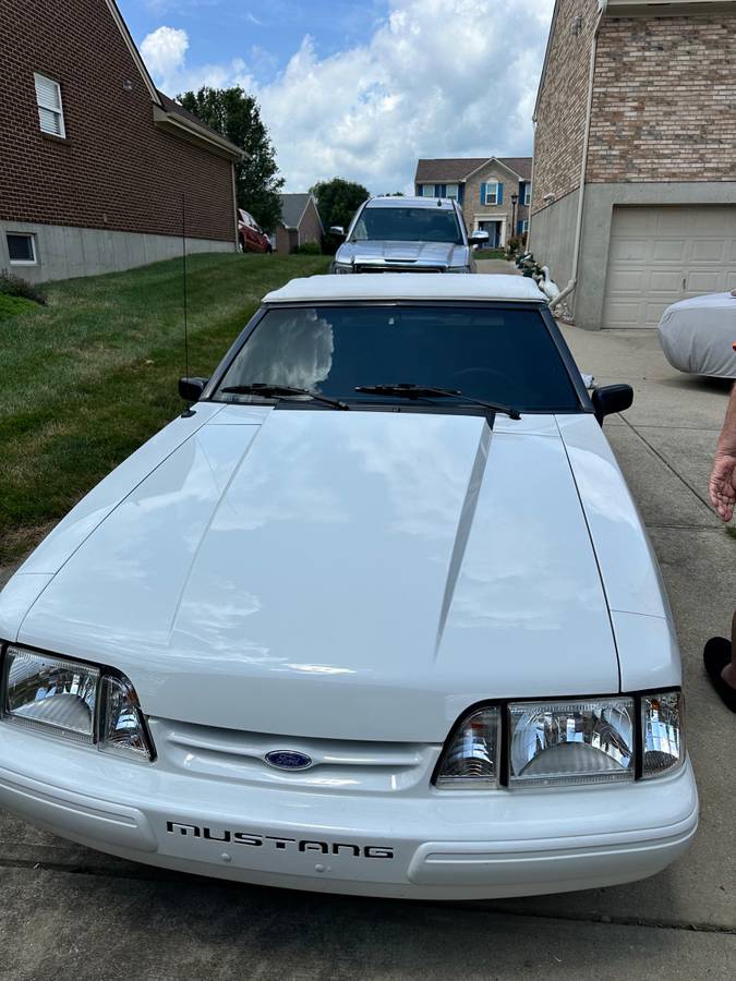Ford-mustang-convertible-1991-white-9