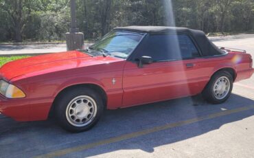 Ford-mustang-convertible-1992-red