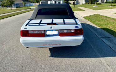 Ford-mustang-convertible-1992-white-4