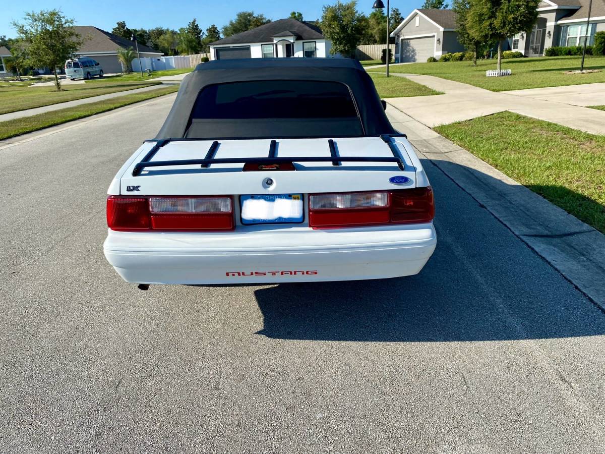 Ford-mustang-convertible-1992-white-4