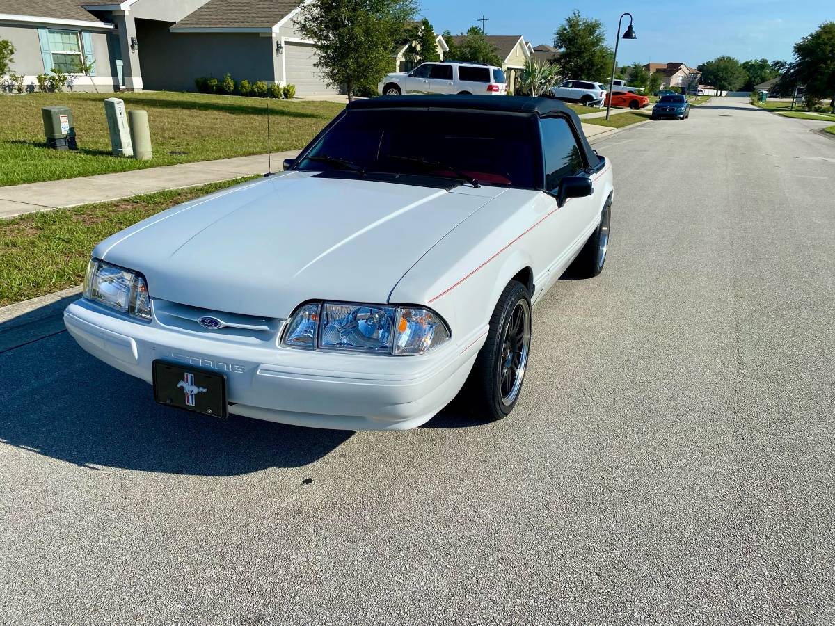 Ford-mustang-convertible-1992-white-5