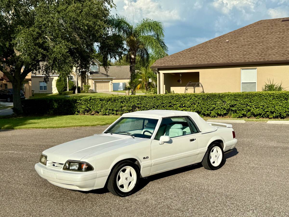 Ford-mustang-convertible-1993-11