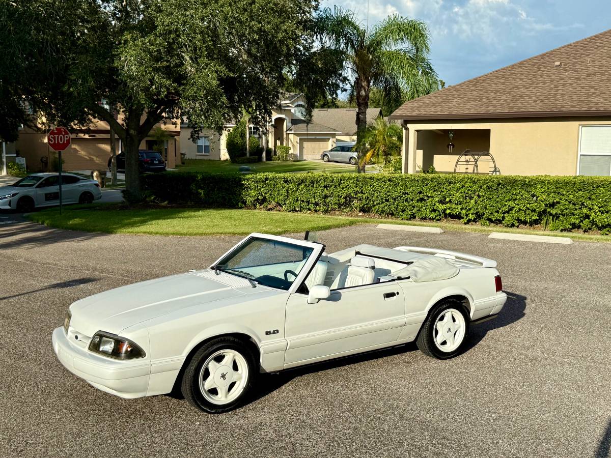 Ford-mustang-convertible-1993-2