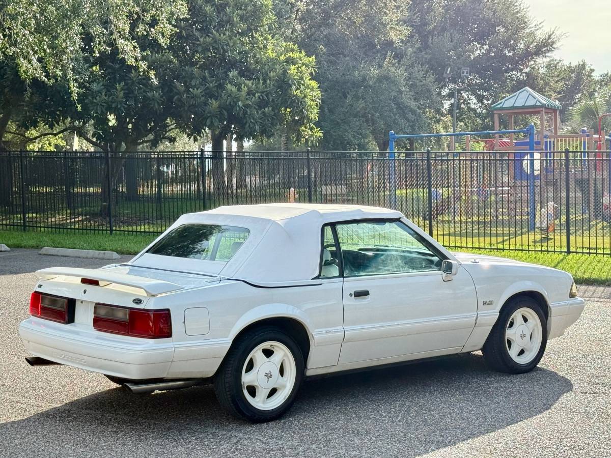 Ford-mustang-convertible-1993-3