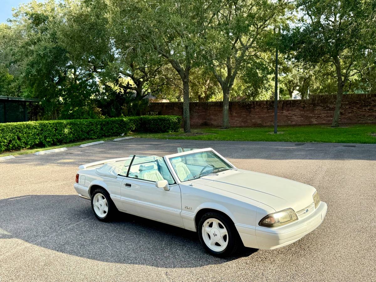 Ford-mustang-convertible-1993-4