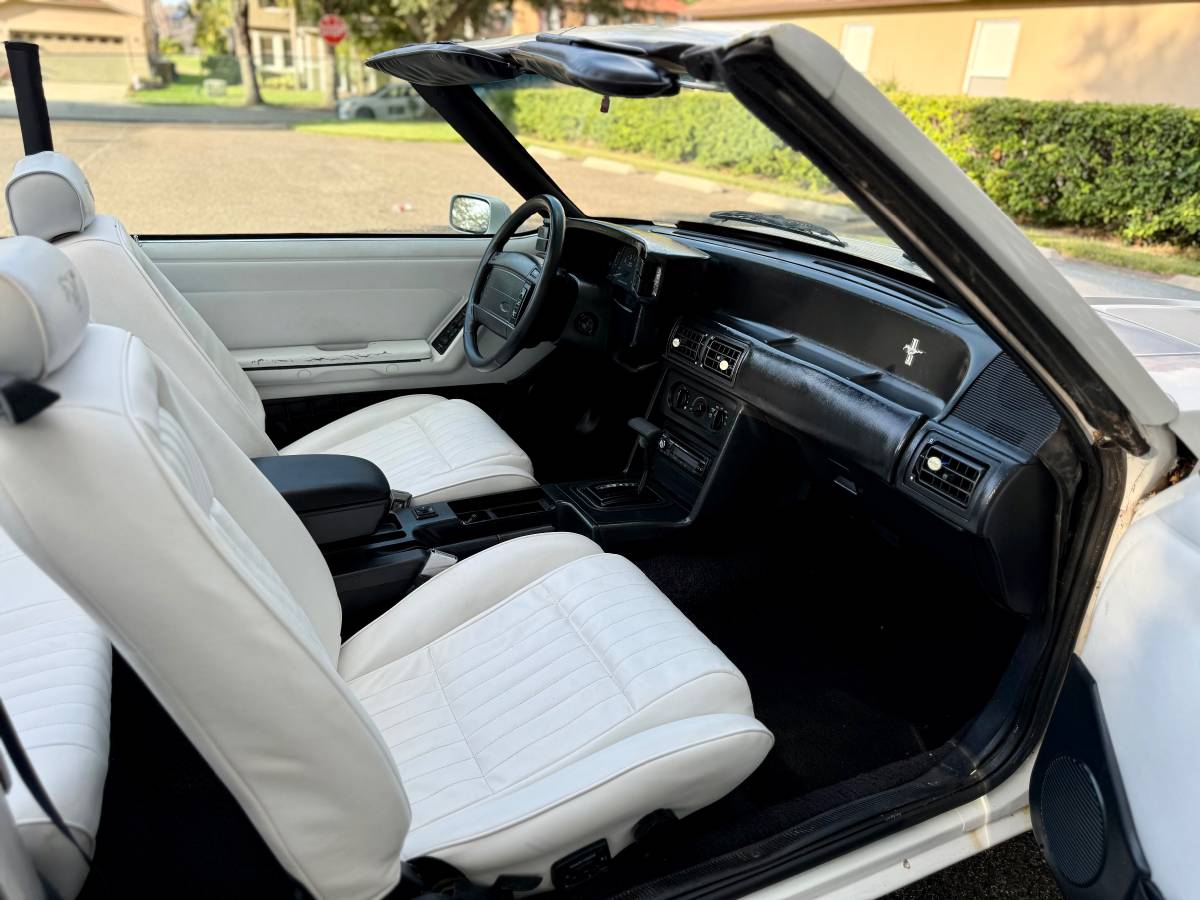Ford-mustang-convertible-1993-6
