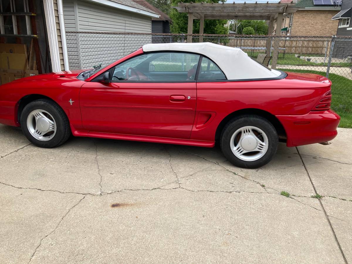 Ford-mustang-convertible-1995-red