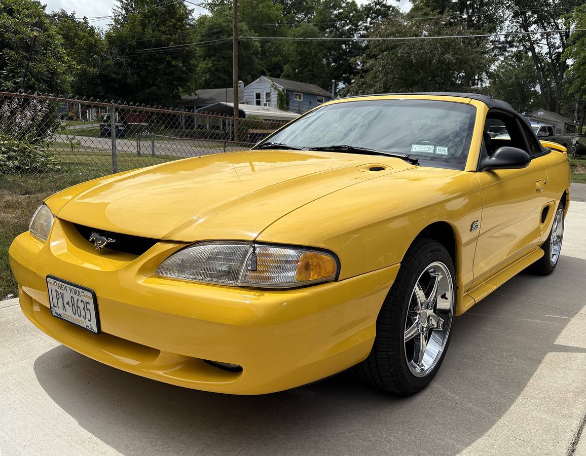 Ford-mustang-convertible-1995-yellow-3