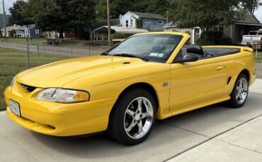 Ford-mustang-convertible-1995-yellow-4