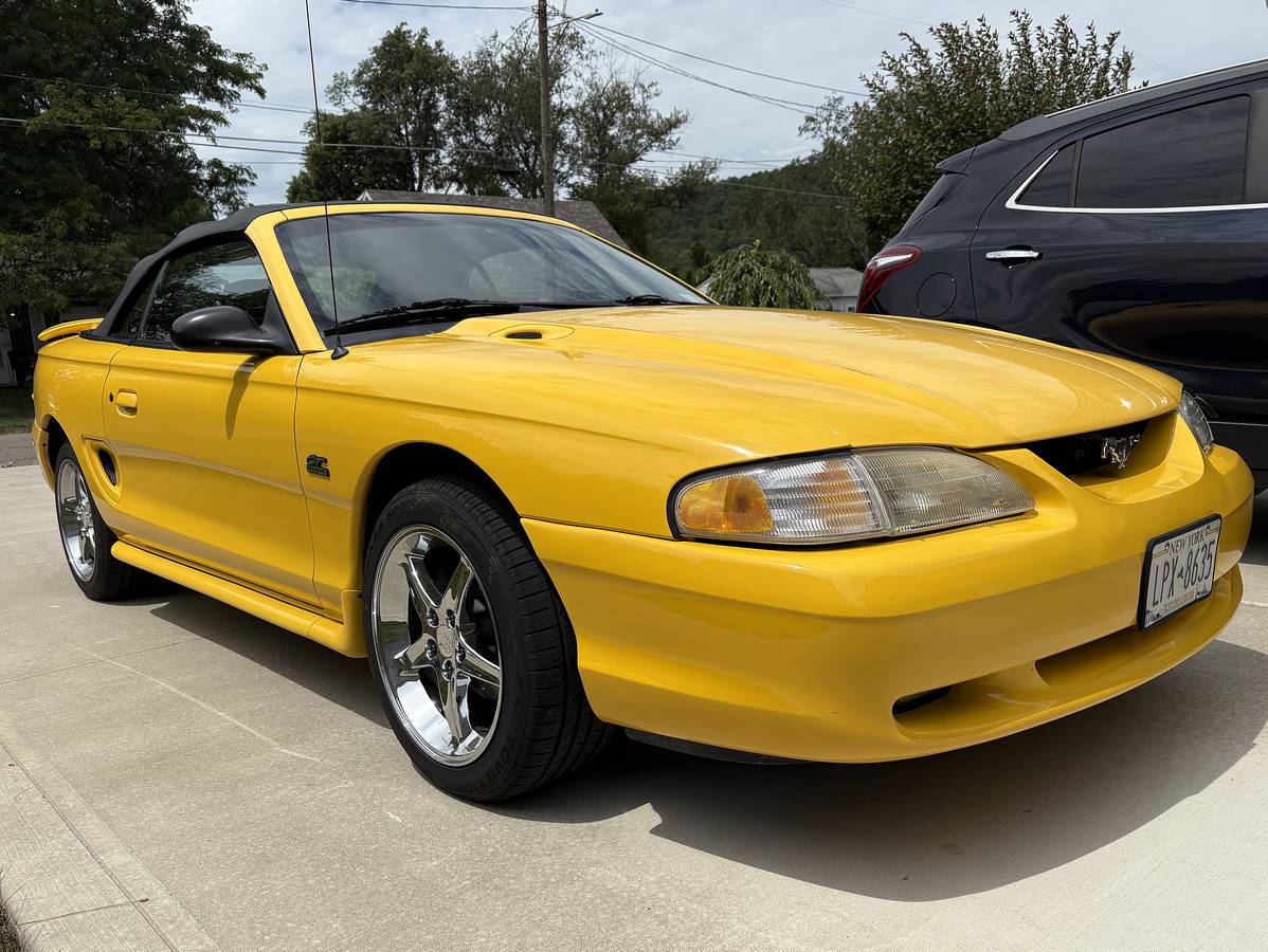 Ford-mustang-convertible-1995-yellow-7