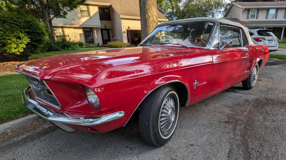Ford-mustang-convertiible-1967-red