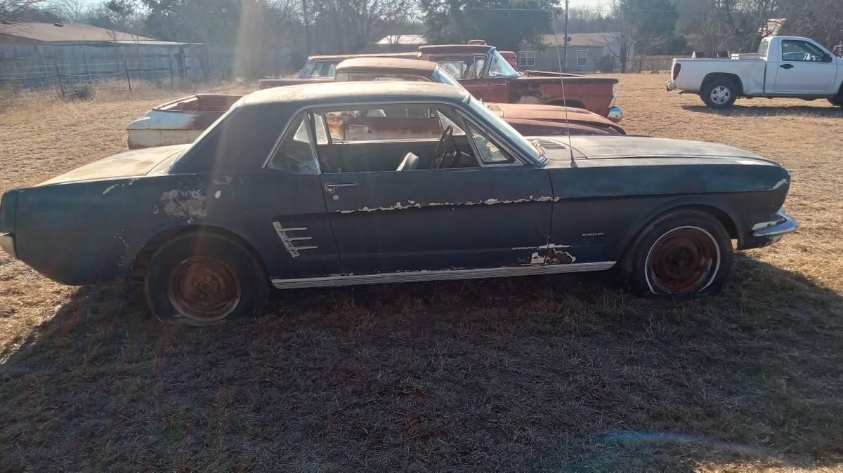 Ford-mustang-coupe-1966-blue-4