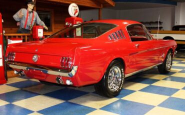 Ford-mustang-fastback-1965-7