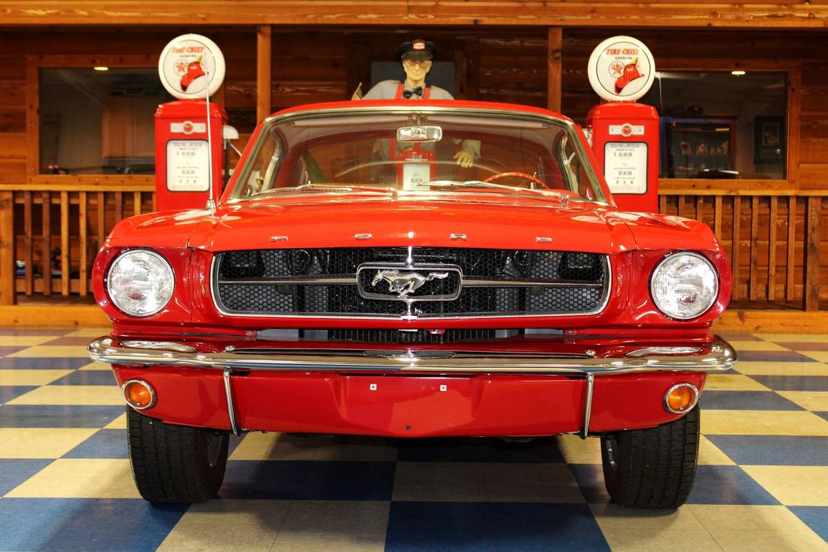 Ford-mustang-fastback-1965-8