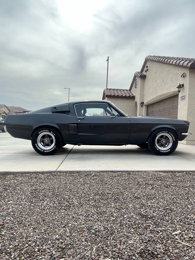 Ford-mustang-fastback-1967-4
