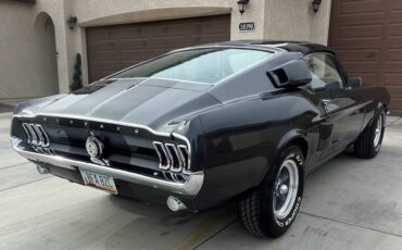 Ford-mustang-fastback-1967-8