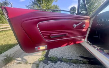 Ford-mustang-fastback-22-1966-white-25