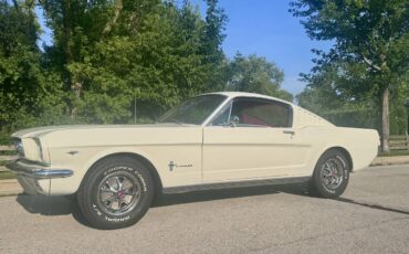 Ford-mustang-fastback-22-1966-white-31