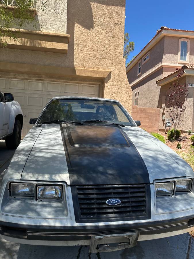 Ford-mustang-fox-body-1983