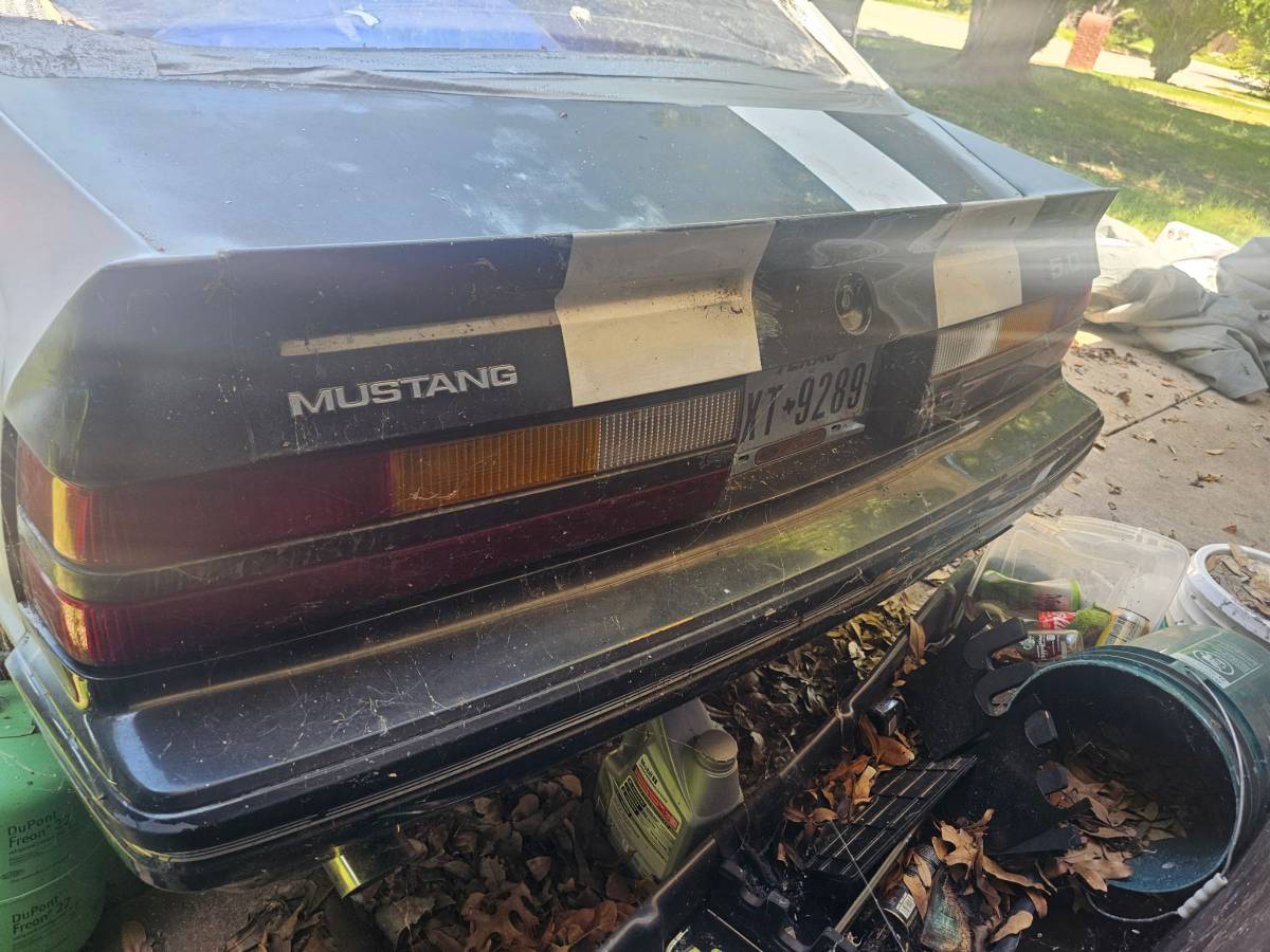 Ford-mustang-gt-1983-custom-11