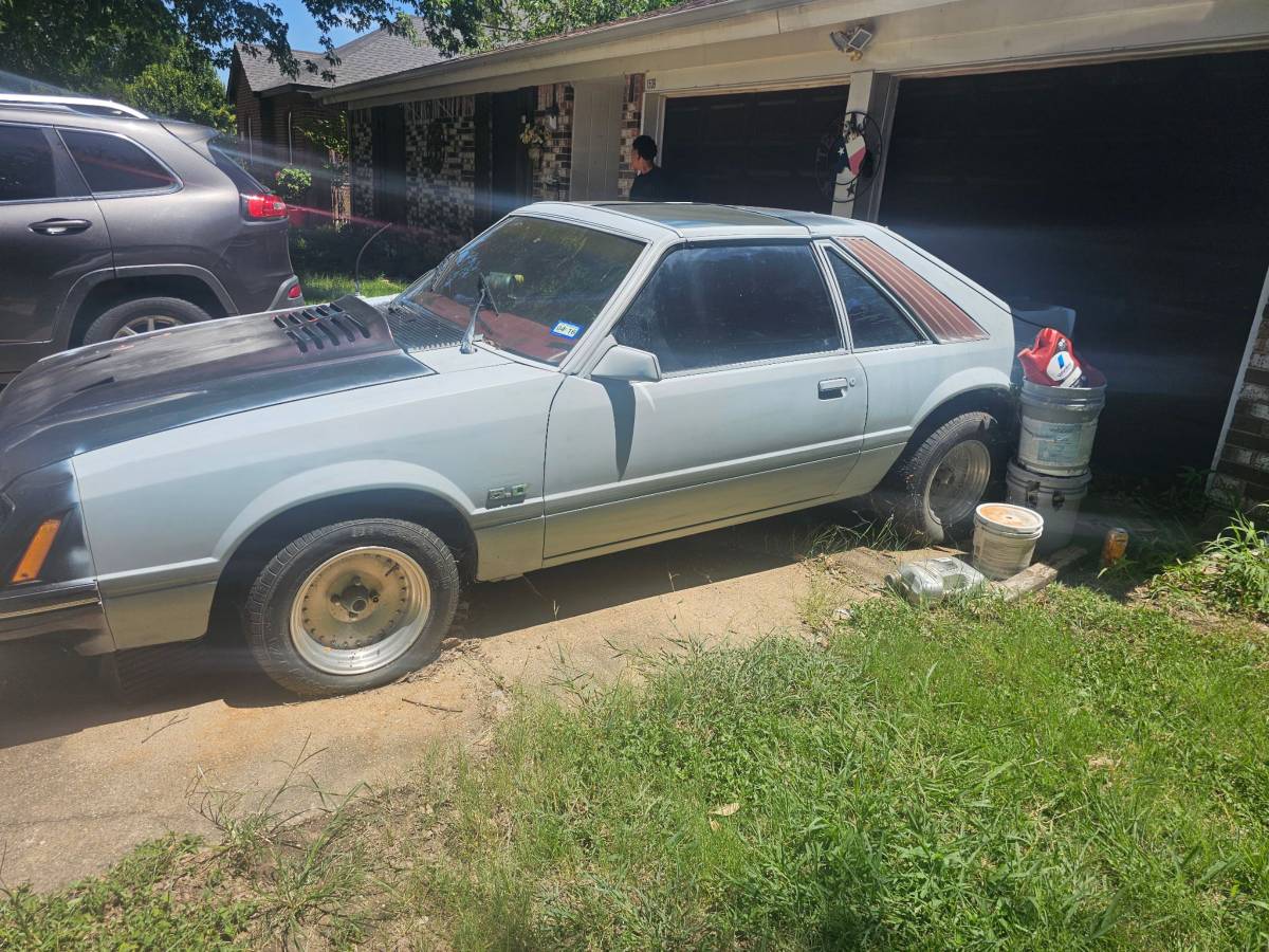 Ford-mustang-gt-1983-custom-4