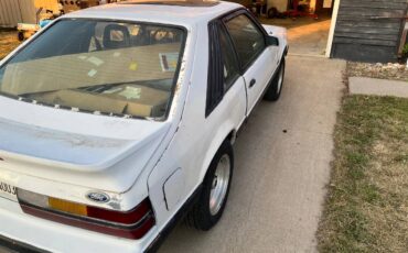 Ford-mustang-gt-1984-white-5