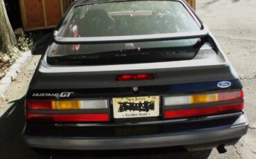 Ford-mustang-gt-1985-black