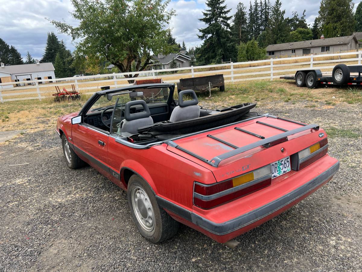Ford-mustang-gt-1986-red-11