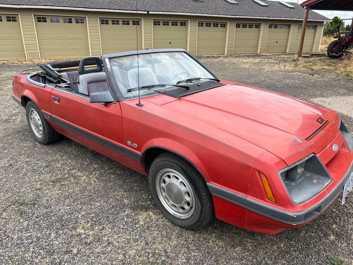 Ford-mustang-gt-1986-red-12