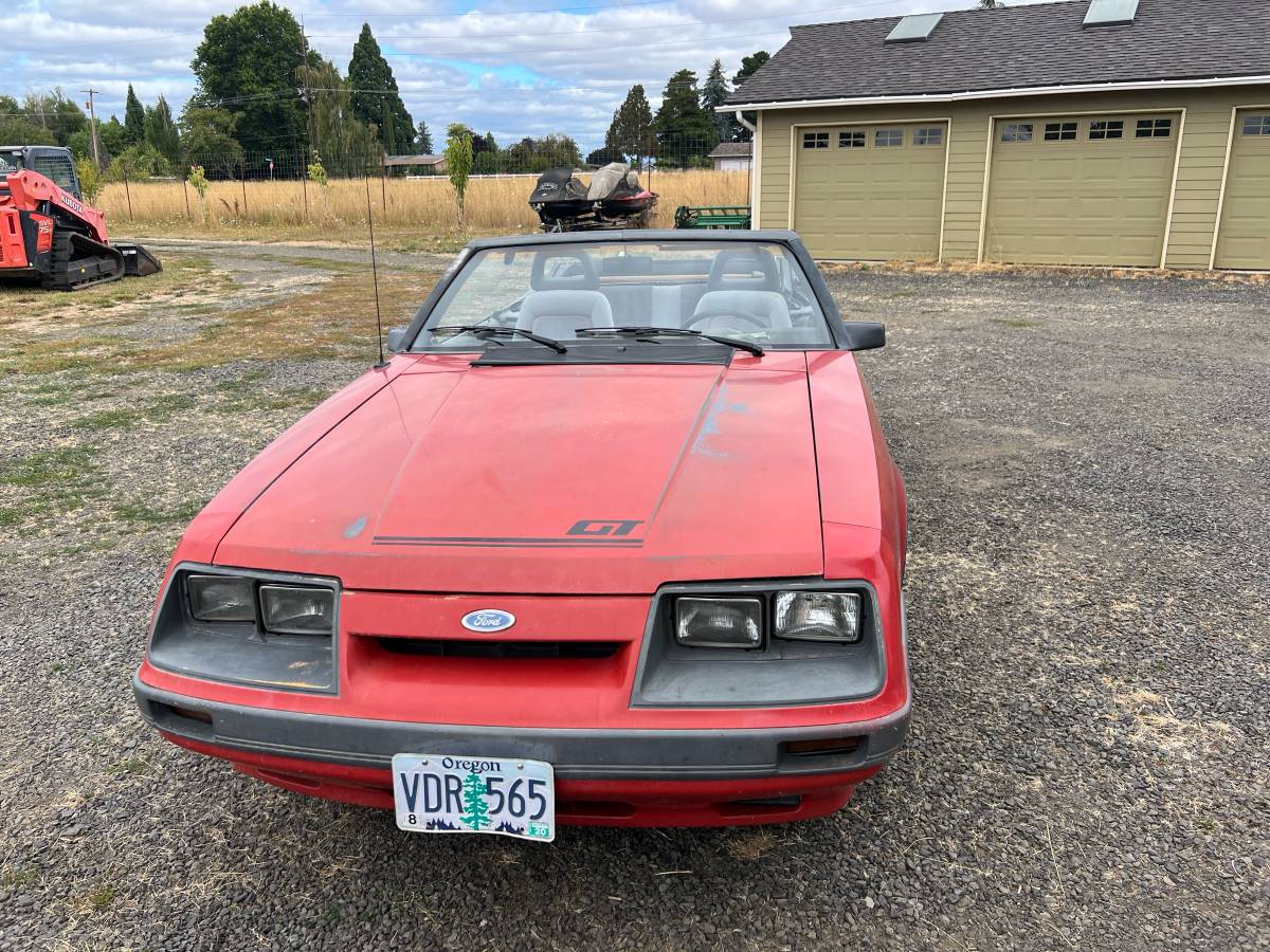 Ford-mustang-gt-1986-red