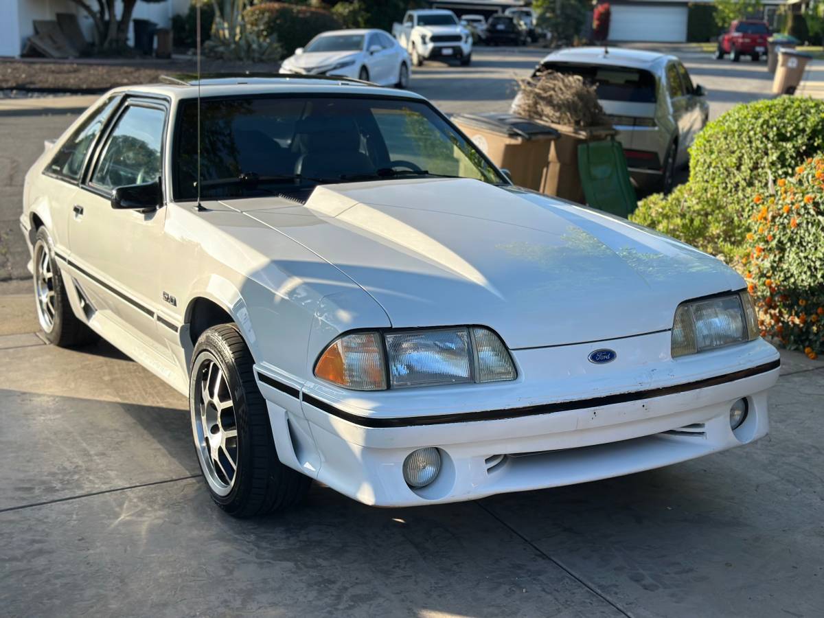 Ford-mustang-gt-5.0-1988-white-7