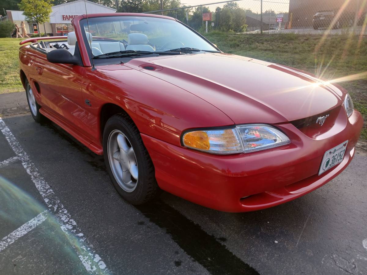 Ford-mustang-gt-5.0-convertible-1994-red-1
