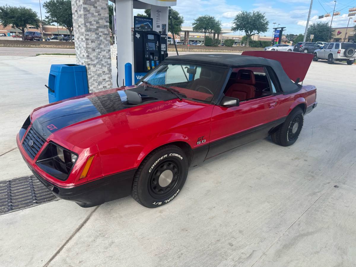 Ford-mustang-gt-convertible-1984-red-1