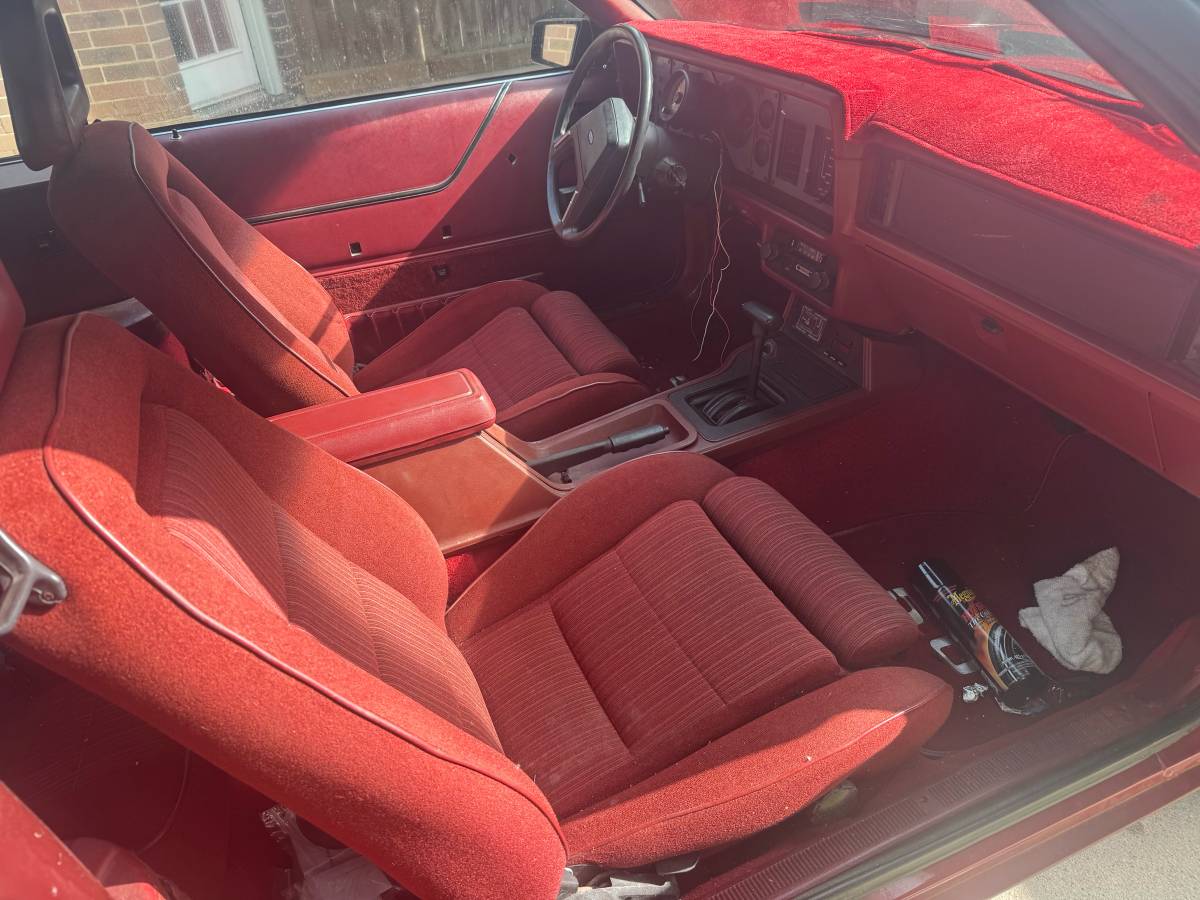 Ford-mustang-gt-convertible-1984-red-14