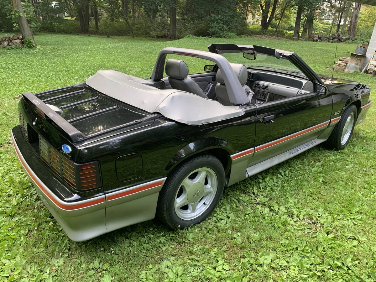 Ford-mustang-gt-convertible-1987-1
