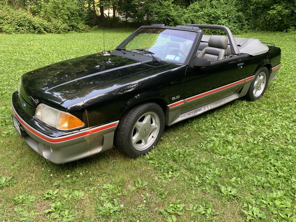 Ford-mustang-gt-convertible-1987-18