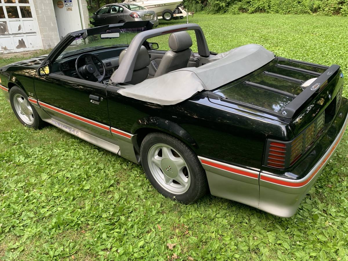 Ford-mustang-gt-convertible-1987-20