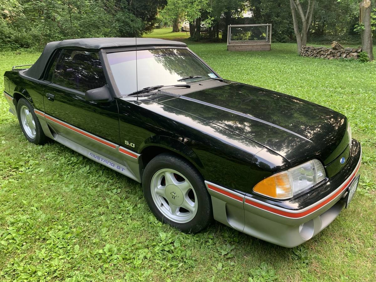 Ford-mustang-gt-convertible-1987-23