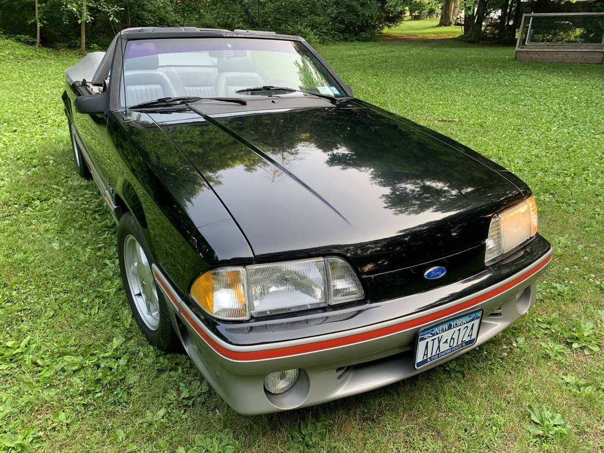 Ford-mustang-gt-convertible-1987-3