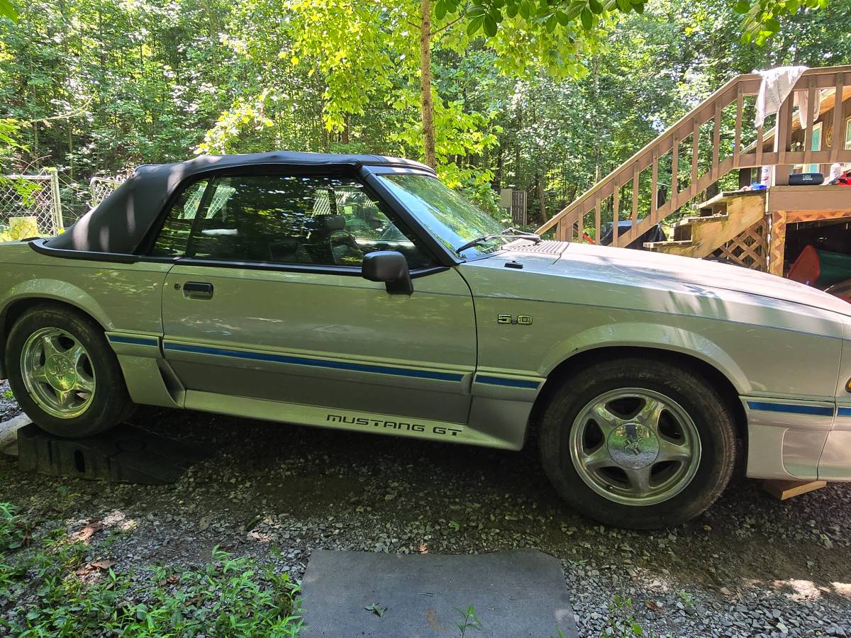 Ford-mustang-gt-convertible-1990-silver-1