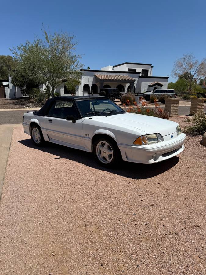Ford-mustang-gt-convertible-1991-white-17