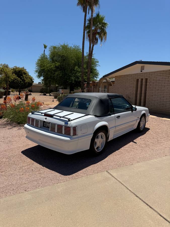Ford-mustang-gt-convertible-1991-white-3