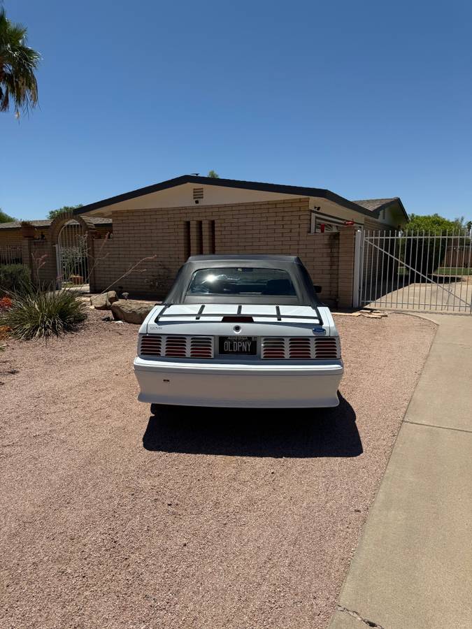 Ford-mustang-gt-convertible-1991-white-4