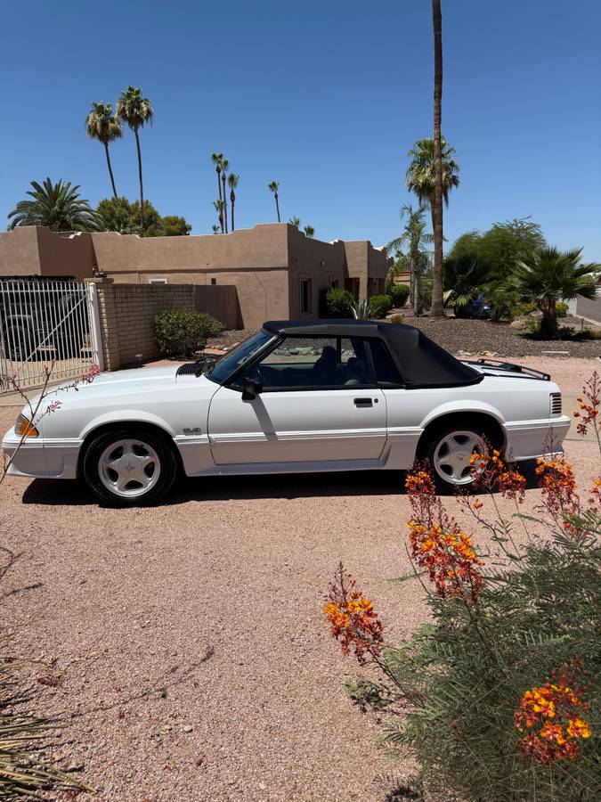 Ford-mustang-gt-convertible-1991-white-6