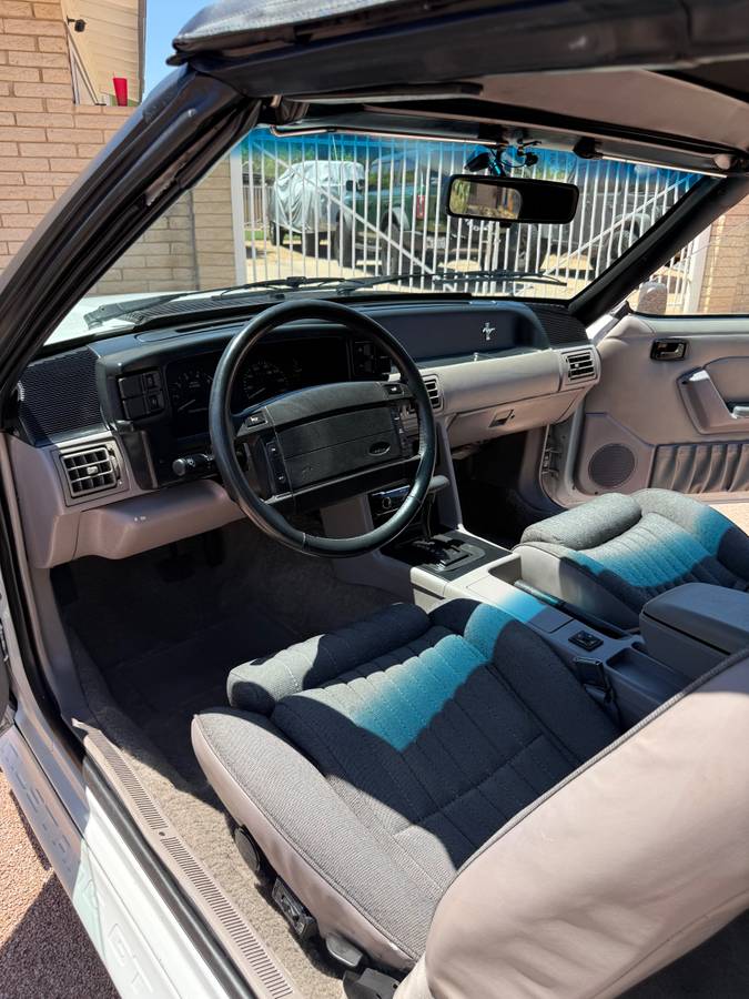 Ford-mustang-gt-convertible-1991-white-9