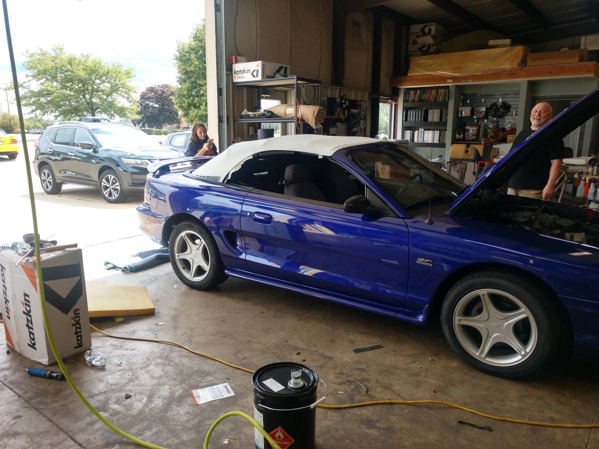 Ford-mustang-gt-convertible-1995-1